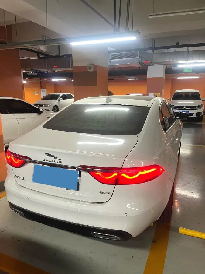 2020 Jaguar XFL 2.0T 200HP L4 8AT,autocango,china used car exporter,china ev exporter,chinese used car exporter,chinese used ev exporter