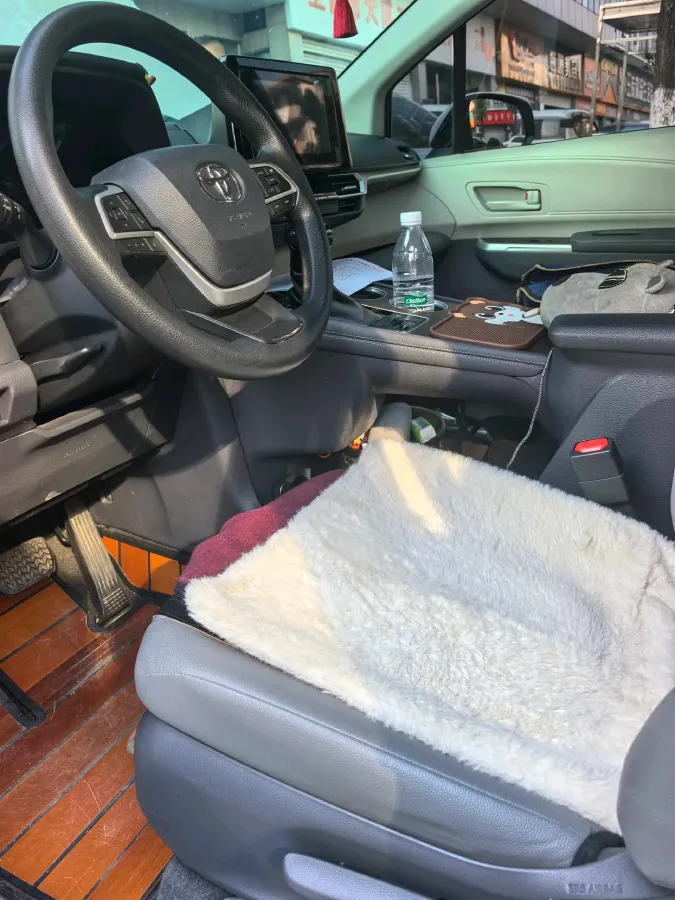 2023 Toyota Granvia 2.5L 189HP L4 E-CVT Hybrid,autocango,china used car exporter,china ev exporter,chinese used car exporter,chinese used ev exporter