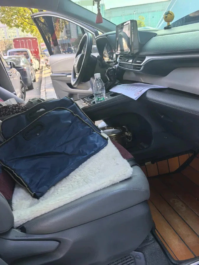 2023 Toyota Granvia 2.5L 189HP L4 E-CVT Hybrid,autocango,china used car exporter,china ev exporter,chinese used car exporter,chinese used ev exporter