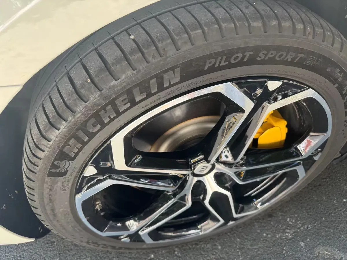 2024 MI SU7 BEV 101KWH,autocango,china used car exporter,china ev exporter,chinese used car exporter,chinese used ev exporter