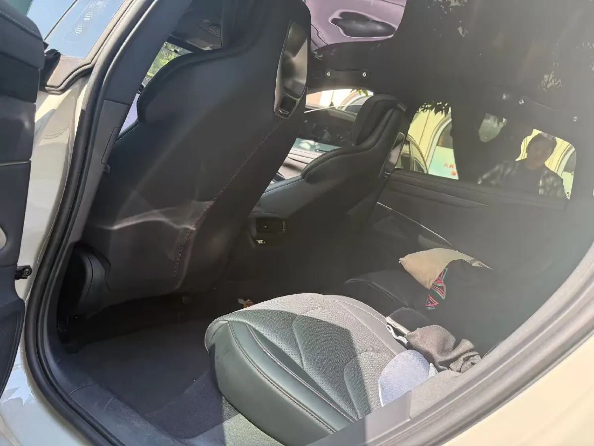 2024 MI SU7 BEV 101KWH,autocango,china used car exporter,china ev exporter,chinese used car exporter,chinese used ev exporter