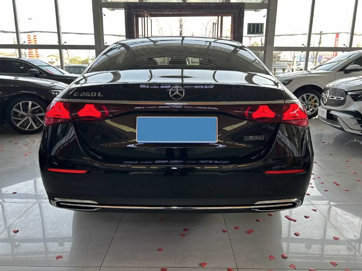 2025 Mercedes-Benz E Class 2.0T 204HP L4 9AT,autocango,china used car exporter,china ev exporter,chinese used car exporter,chinese used ev exporter