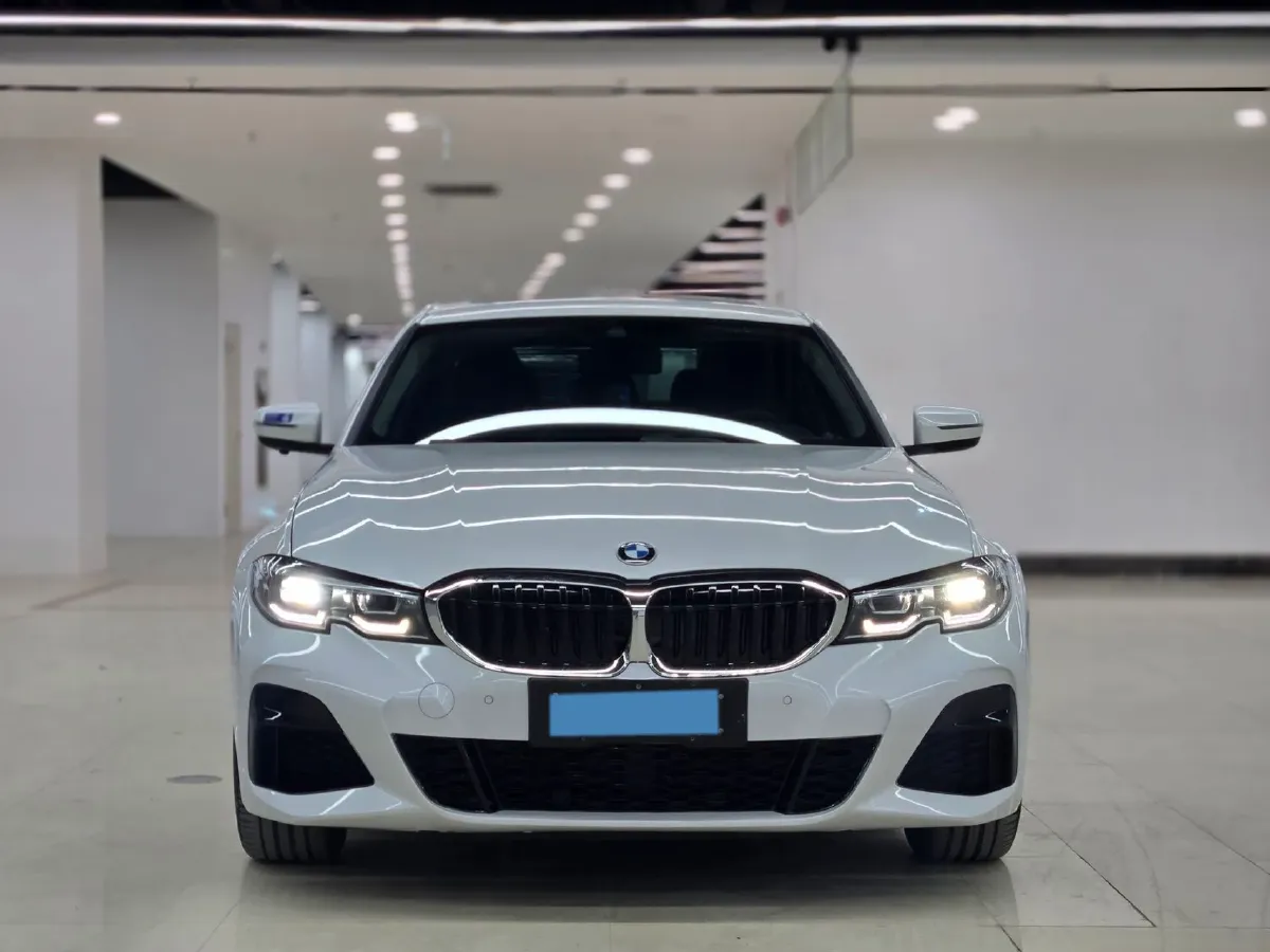2022 BMW 3 Series 2.0T 184HP L4 8AT,autocango,china used car exporter,china ev exporter,chinese used car exporter,chinese used ev exporter