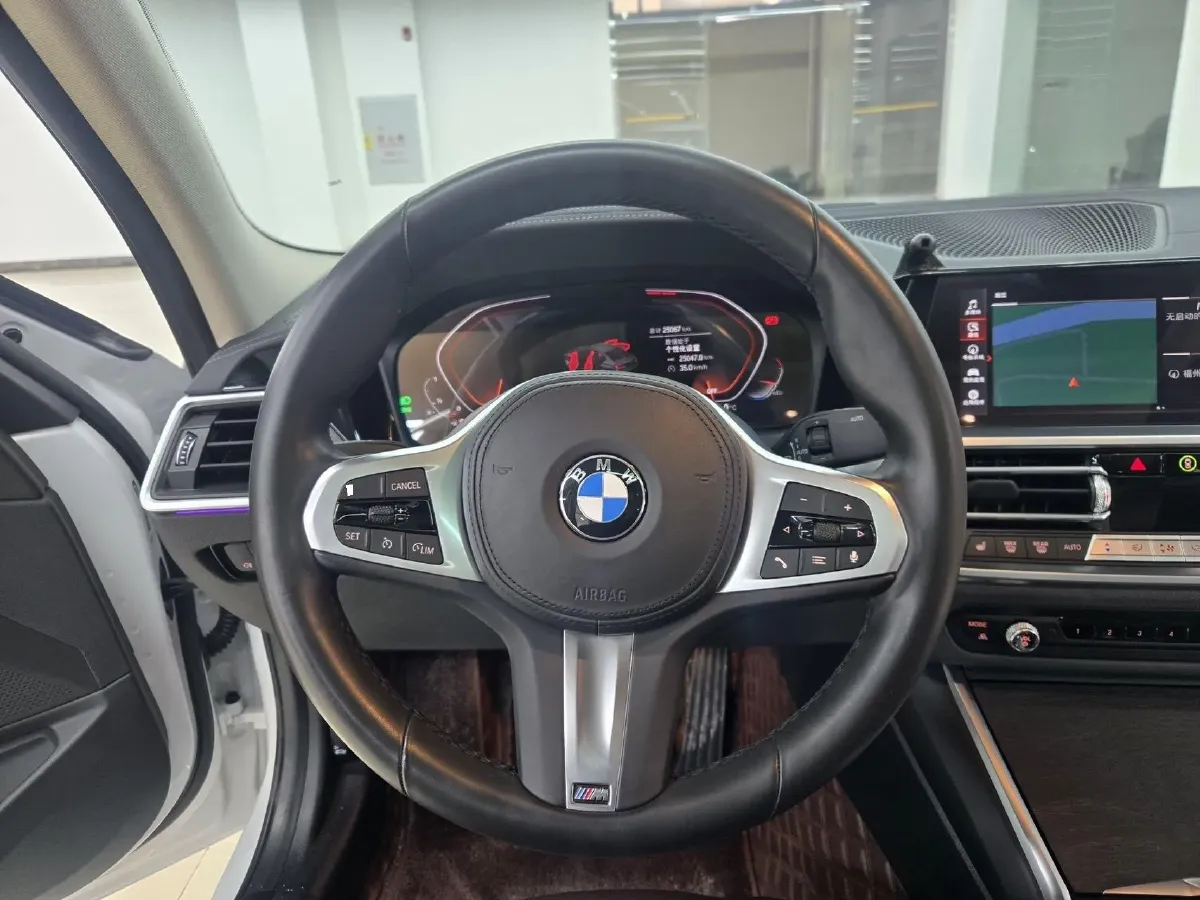 2022 BMW 3 Series 2.0T 184HP L4 8AT,autocango,china used car exporter,china ev exporter,chinese used car exporter,chinese used ev exporter