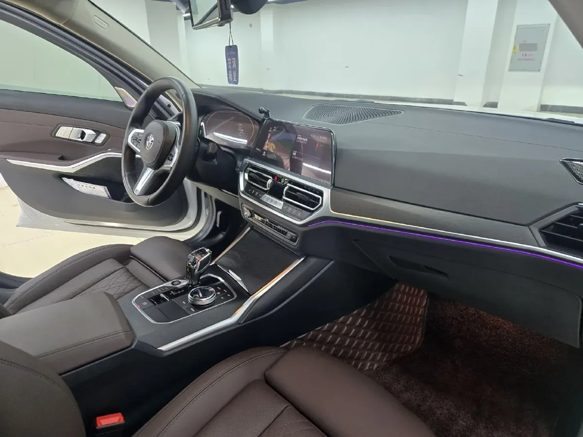 2022 BMW 3 Series 2.0T 184HP L4 8AT,autocango,china used car exporter,china ev exporter,chinese used car exporter,chinese used ev exporter