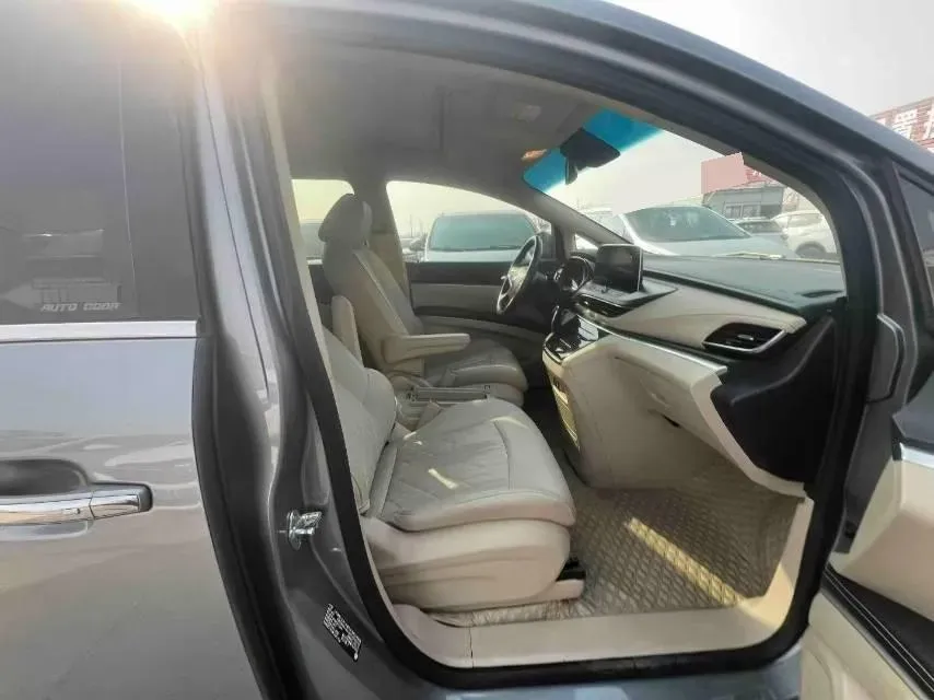 2022 Buick GL8 2.0T 237HP L4 9AT,autocango,china used car exporter,china ev exporter,chinese used car exporter,chinese used ev exporter