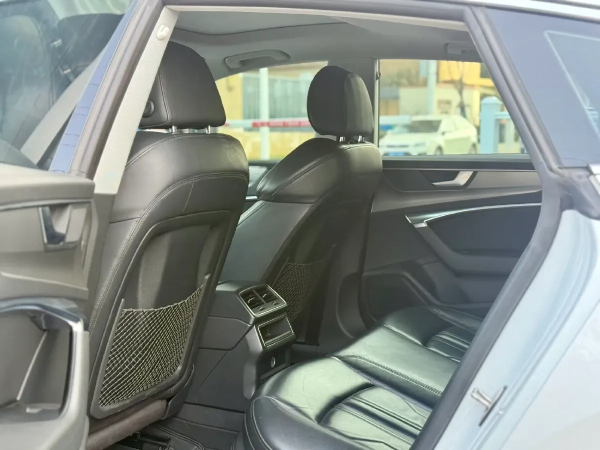 2021 Audi A7 2.0T 245HP L4 7DCT,autocango,china used car exporter,china ev exporter,chinese used car exporter,chinese used ev exporter