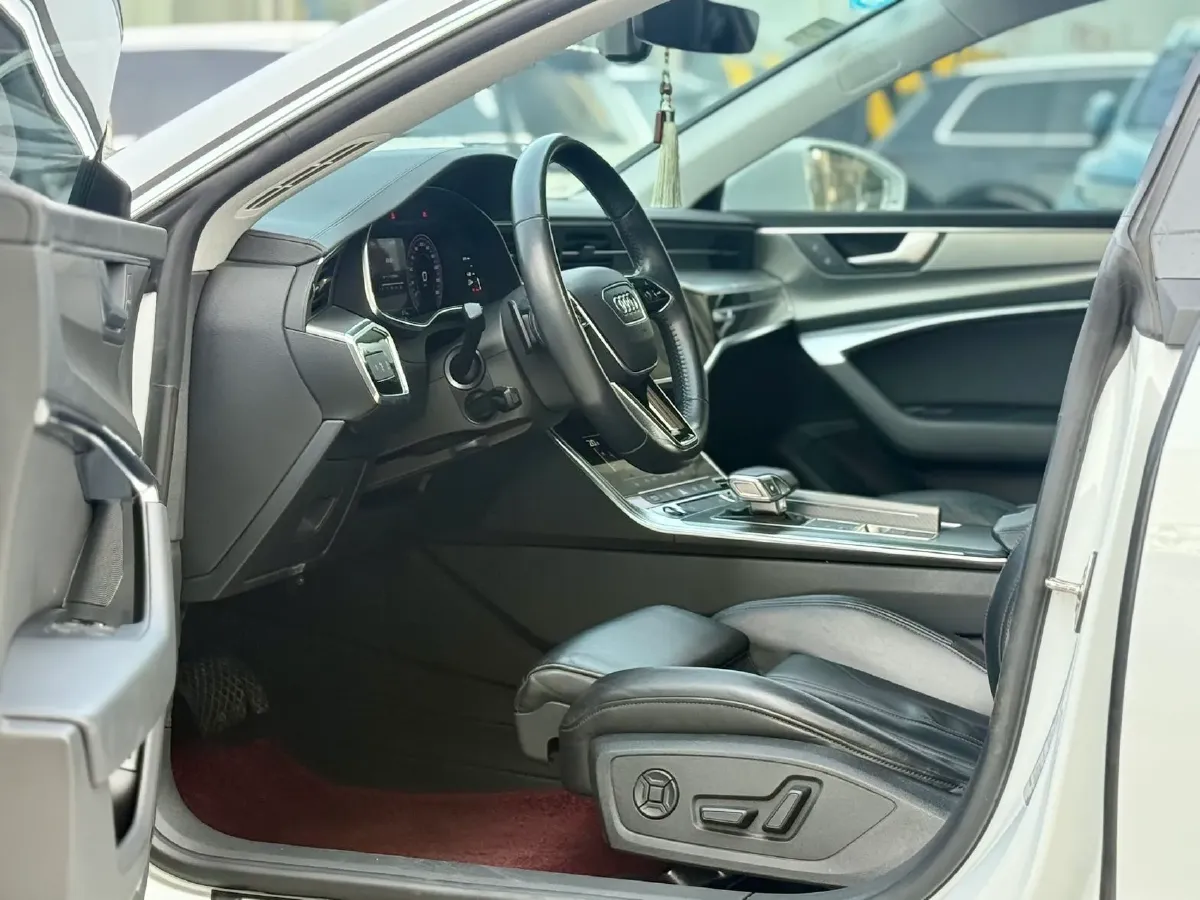 2021 Audi A7 2.0T 245HP L4 7DCT,autocango,china used car exporter,china ev exporter,chinese used car exporter,chinese used ev exporter