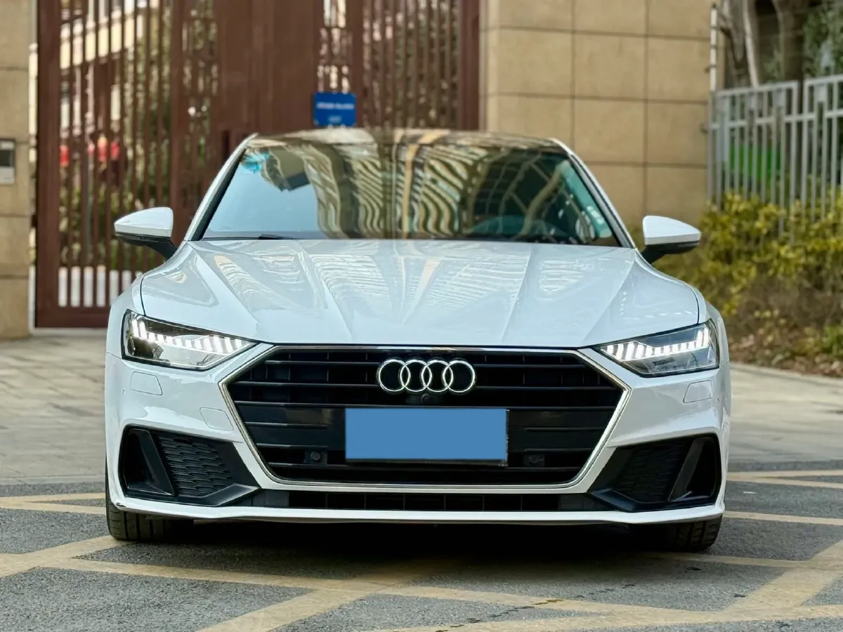 2021 Audi A7 2.0T 245HP L4 7DCT,autocango,china used car exporter,china ev exporter,chinese used car exporter,chinese used ev exporter