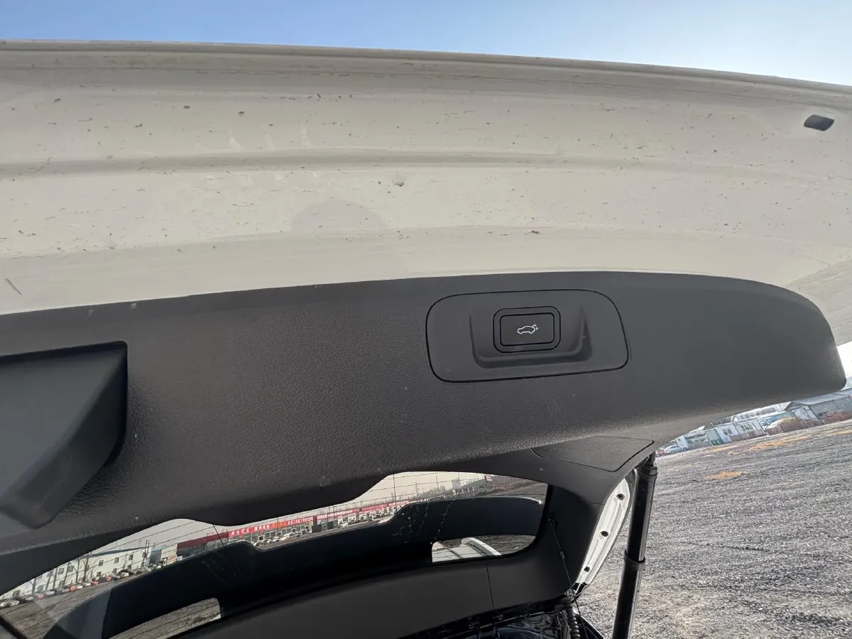 2025 Geely Coolray 1.5T 181HP L4 7DCT,autocango,china used car exporter,china ev exporter,chinese used car exporter,chinese used ev exporter