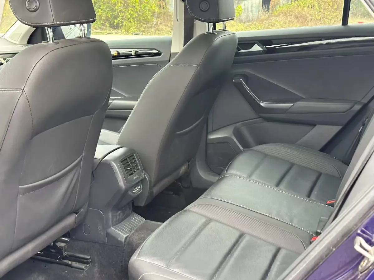 2021 Volkswagen T-Roc 1.4T 150HP L4 7DCT,autocango,china used car exporter,china ev exporter,chinese used car exporter,chinese used ev exporter