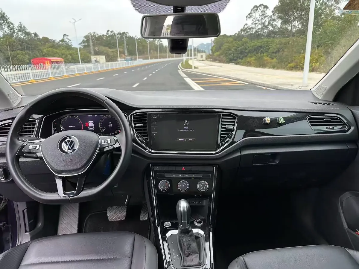 2021 Volkswagen T-Roc 1.4T 150HP L4 7DCT,autocango,china used car exporter,china ev exporter,chinese used car exporter,chinese used ev exporter
