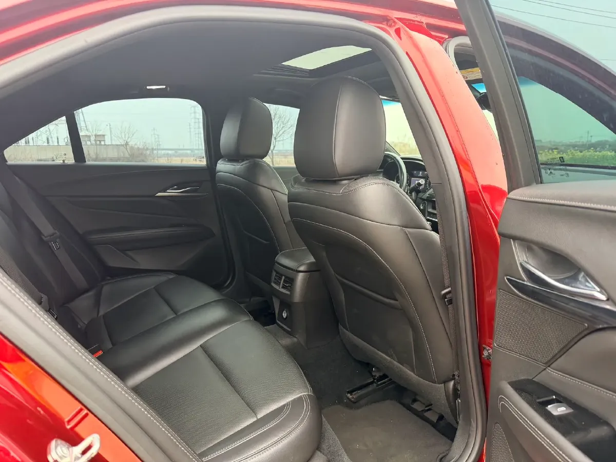 2021 Cadillac CT4 2.0T 237HP L4 8AT,autocango,china used car exporter,china ev exporter,chinese used car exporter,chinese used ev exporter