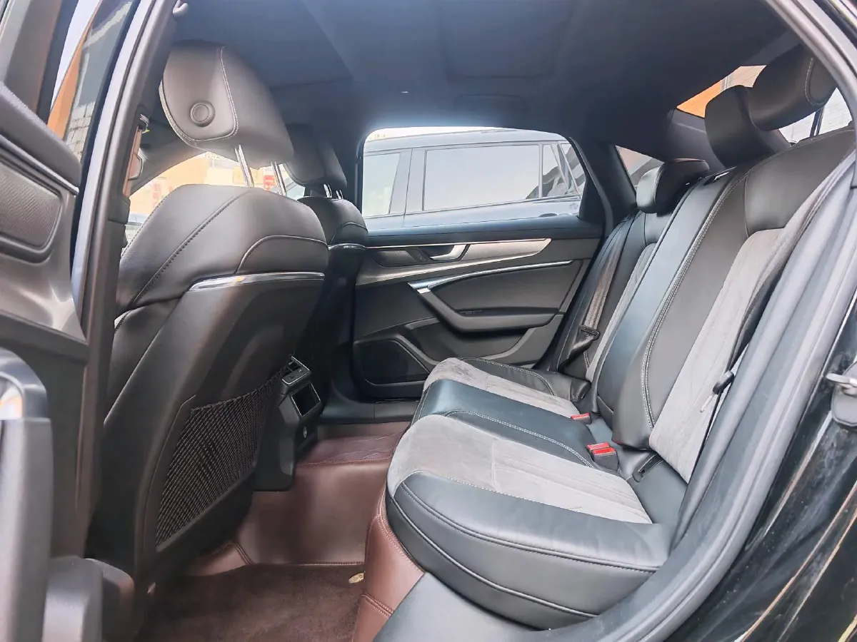 2020 Audi A6L 2.0T 252HP L4 7DCT PHEV 14.1KWH,autocango,china used car exporter,china ev exporter,chinese used car exporter,chinese used ev exporter