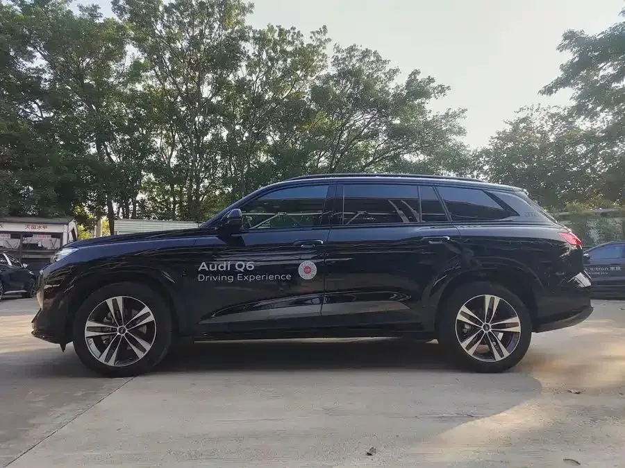 2024 Audi Q6 2.5T 299HP V6 7DCT,autocango,china used car exporter,china ev exporter,chinese used car exporter,chinese used ev exporter