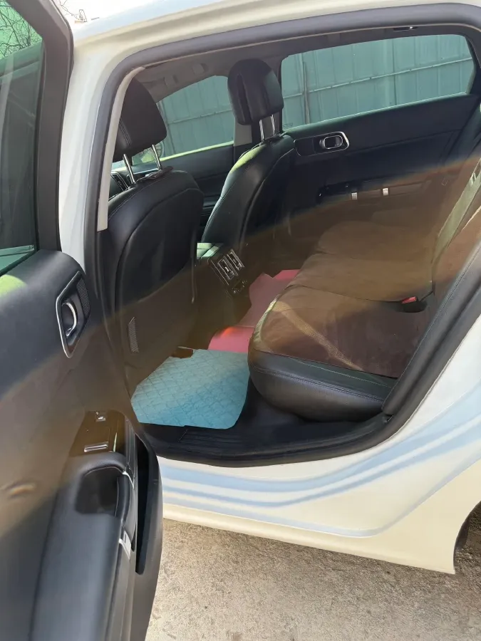 2017 Citroen C6 1.8T 204HP L4 6AT,autocango,china used car exporter,china ev exporter,chinese used car exporter,chinese used ev exporter