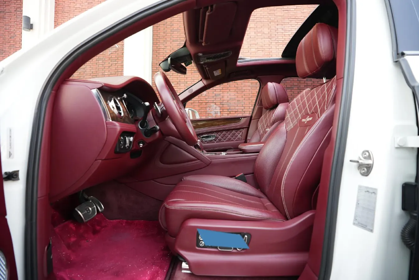 2021 Bentley Bentayga 4.0T 550HP V8 8AT,autocango,china used car exporter,china ev exporter,chinese used car exporter,chinese used ev exporter