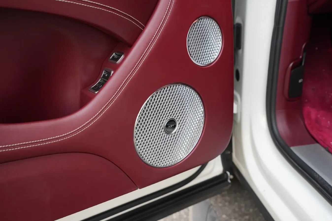 2021 Bentley Bentayga 4.0T 550HP V8 8AT,autocango,china used car exporter,china ev exporter,chinese used car exporter,chinese used ev exporter