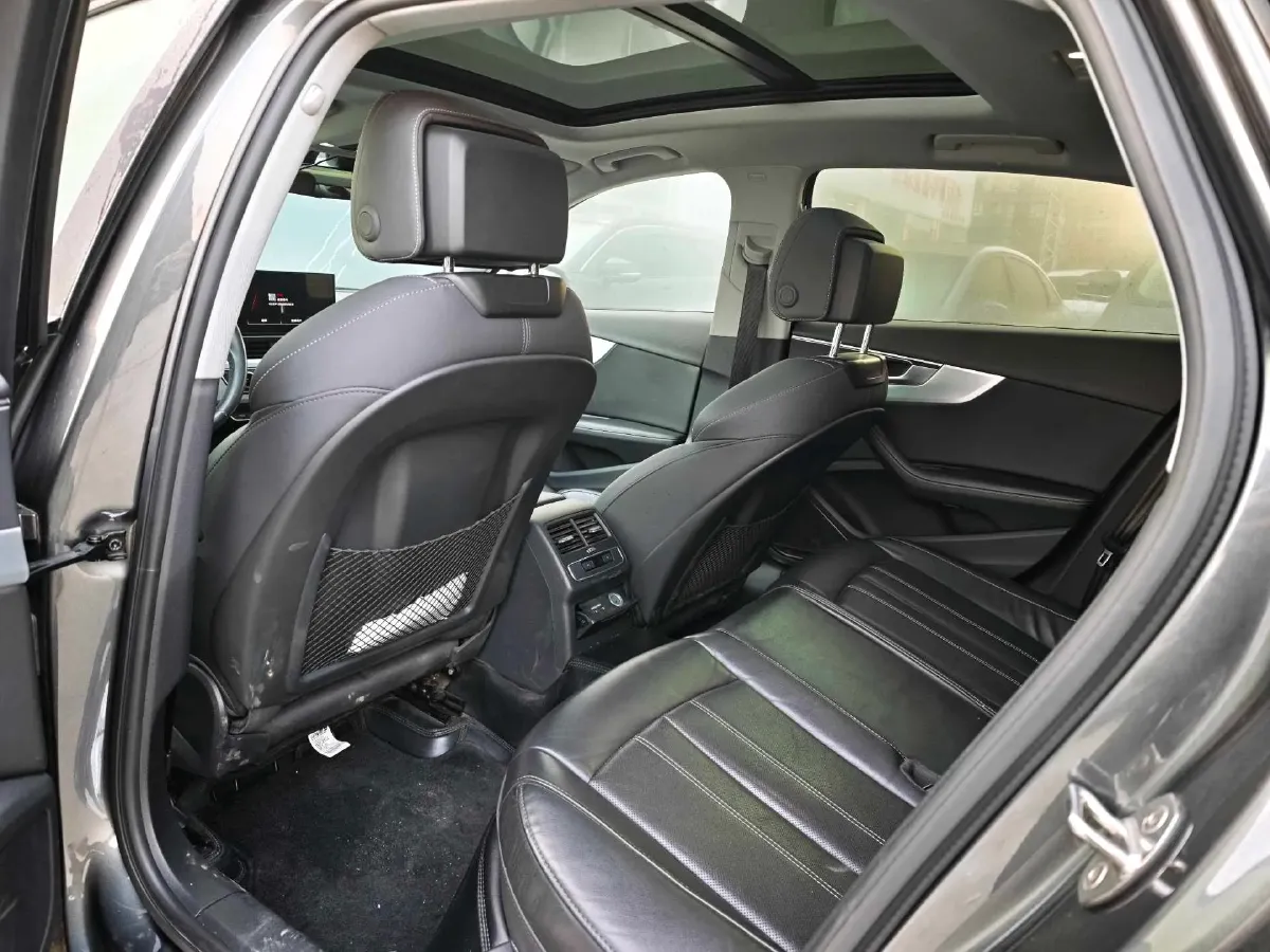 2022 Audi A4L 2.0T 190HP L4 7DCT,autocango,china used car exporter,china ev exporter,chinese used car exporter,chinese used ev exporter