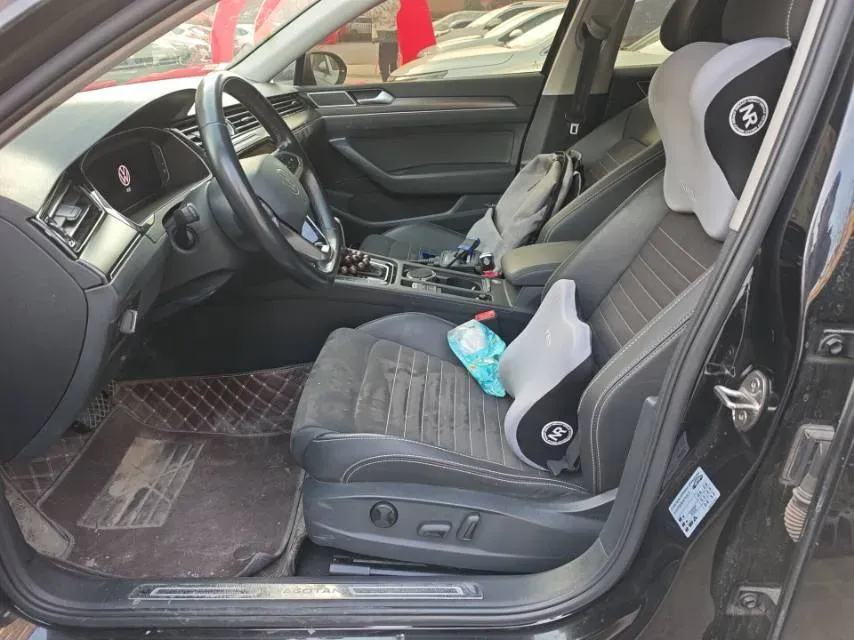 2020 Volkswagen Magotan 2.0T 186HP L4 7DCT,autocango,china used car exporter,china ev exporter,chinese used car exporter,chinese used ev exporter