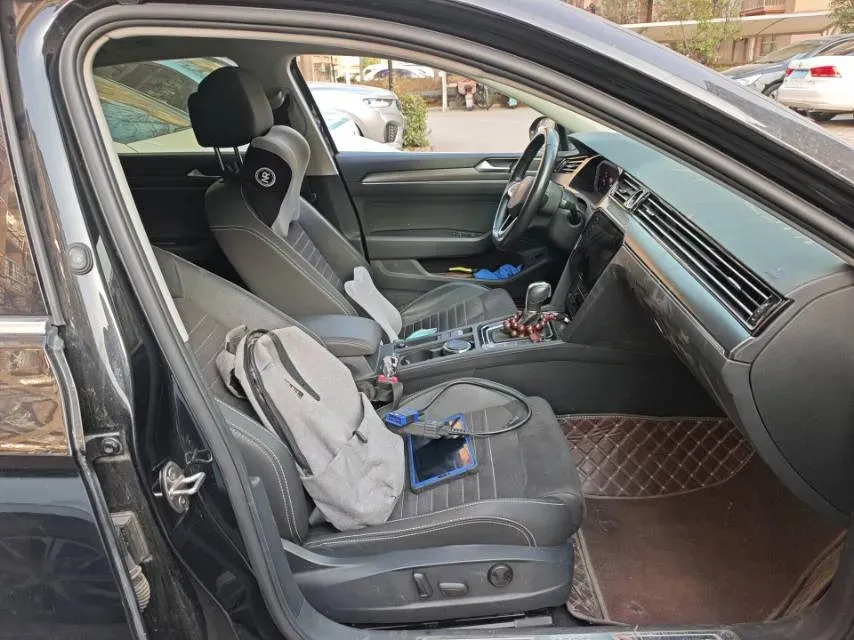 2020 Volkswagen Magotan 2.0T 186HP L4 7DCT,autocango,china used car exporter,china ev exporter,chinese used car exporter,chinese used ev exporter