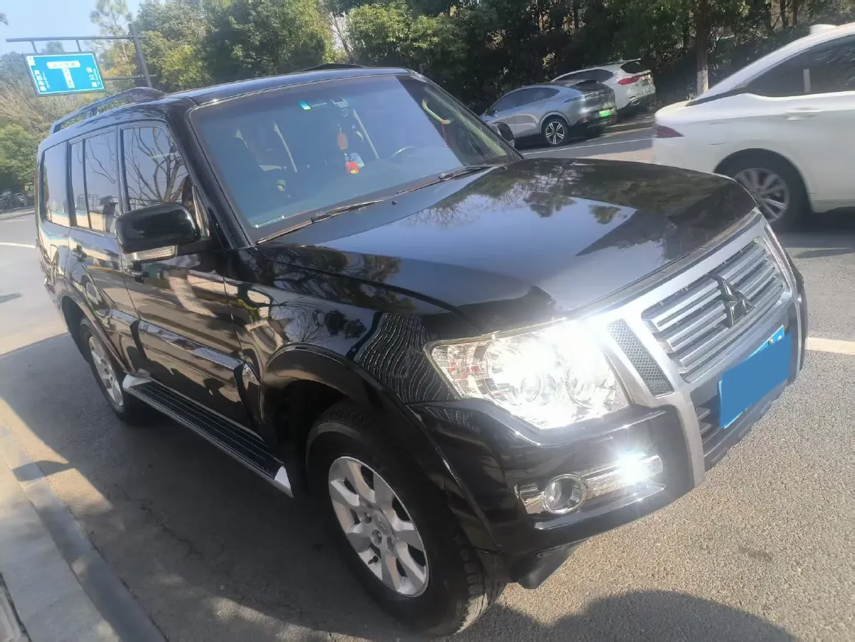 2019 Mitsubishi Pajero 3.0L 174HP V6 5AT,autocango,china used car exporter,china ev exporter,chinese used car exporter,chinese used ev exporter