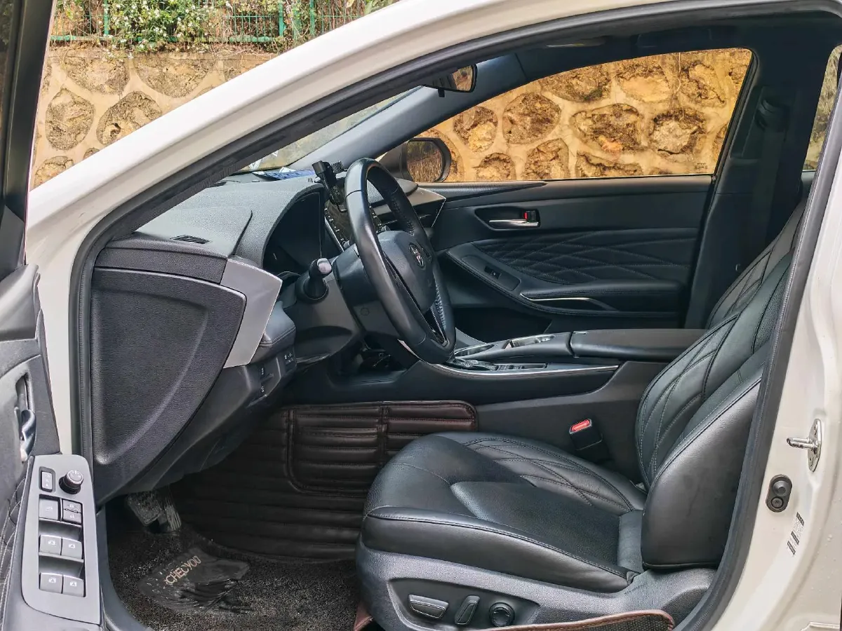 2019 Toyota Avalon 2.5L 178HP L4 E-CVT Hybrid,autocango,china used car exporter,china ev exporter,chinese used car exporter,chinese used ev exporter