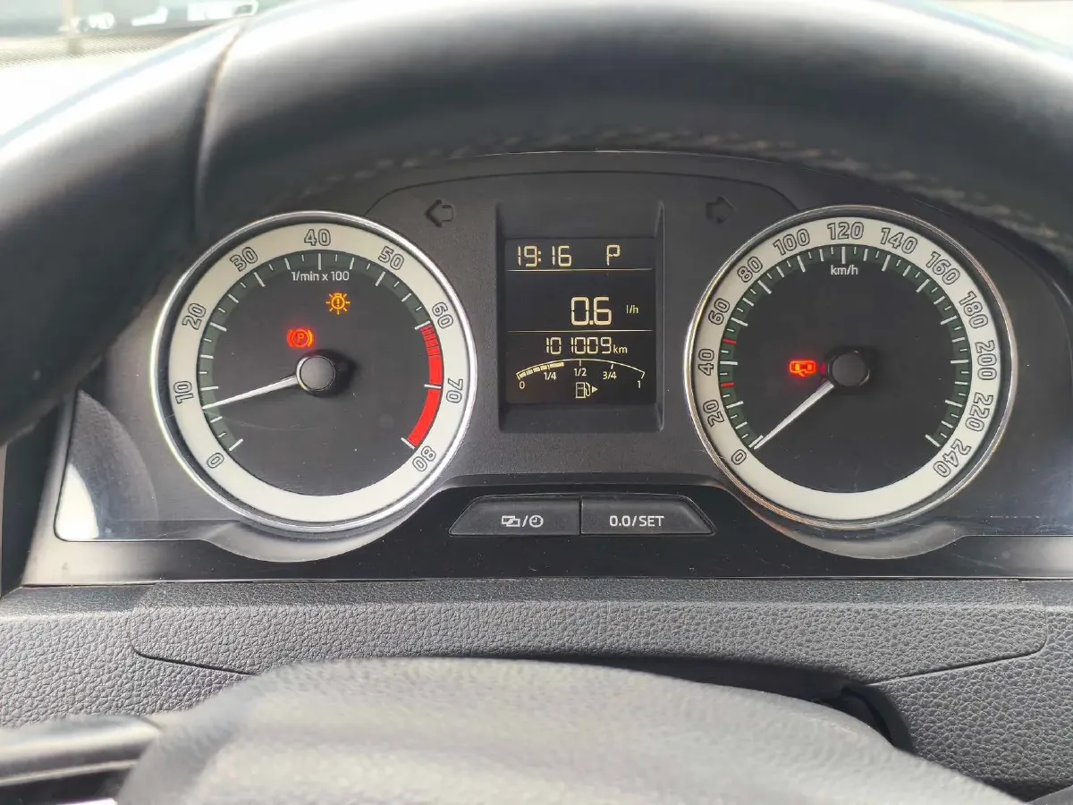 2018 Skoda Rapid 1.6L 110HP L4 6AT,autocango,china used car exporter,china ev exporter,chinese used car exporter,chinese used ev exporter