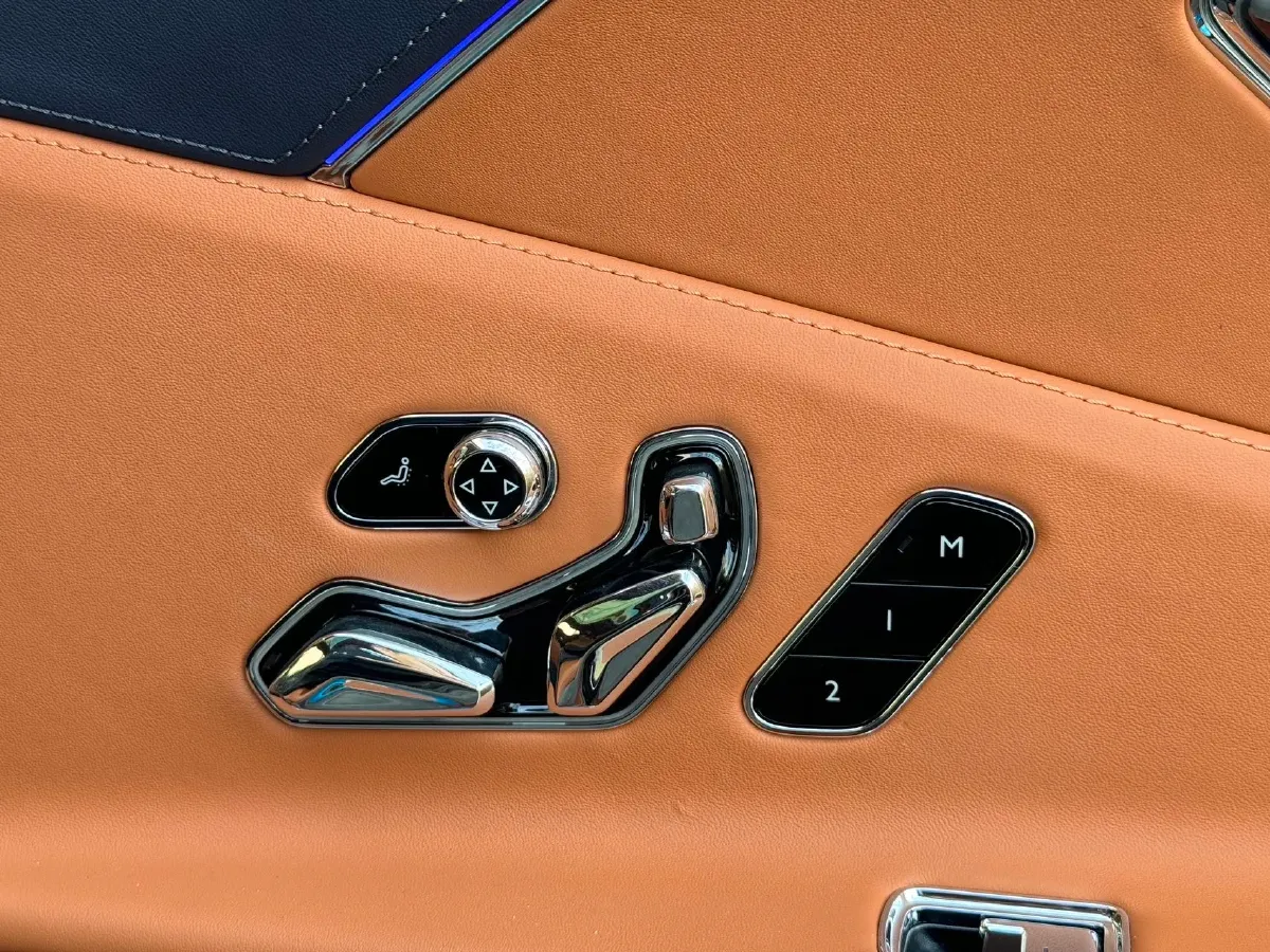 2023 Bentley Flying Spur 4.0T 550HP V8 8DCT,autocango,china used car exporter,china ev exporter,chinese used car exporter,chinese used ev exporter