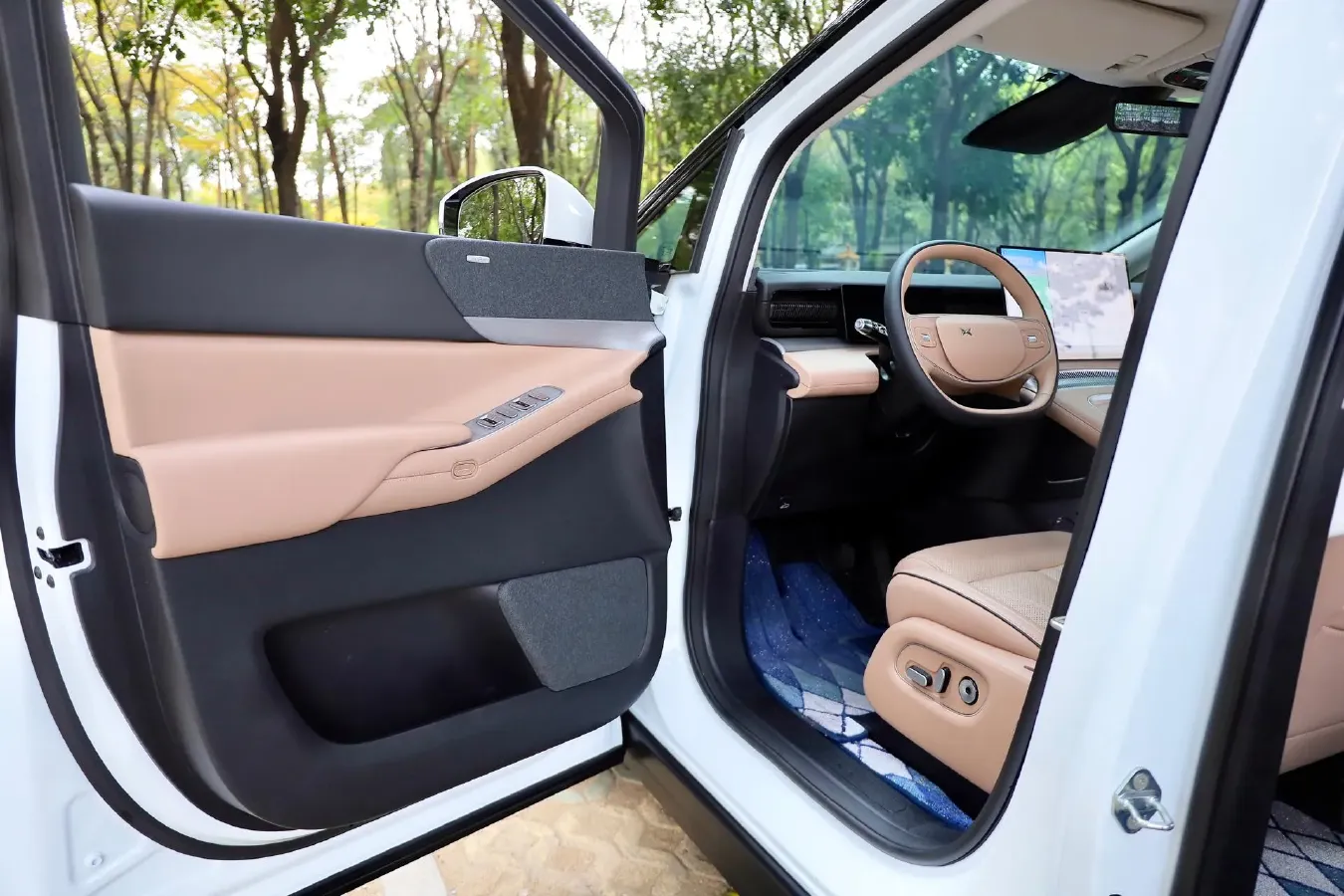 2024 Xpeng X9 BEV 101.5KWH,autocango,china used car exporter,china ev exporter,chinese used car exporter,chinese used ev exporter