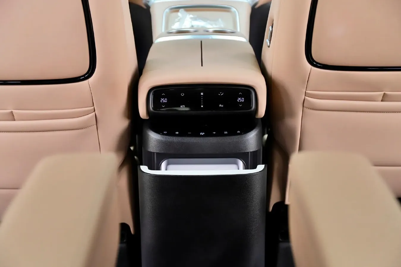 2024 Xpeng X9 BEV 101.5KWH,autocango,china used car exporter,china ev exporter,chinese used car exporter,chinese used ev exporter