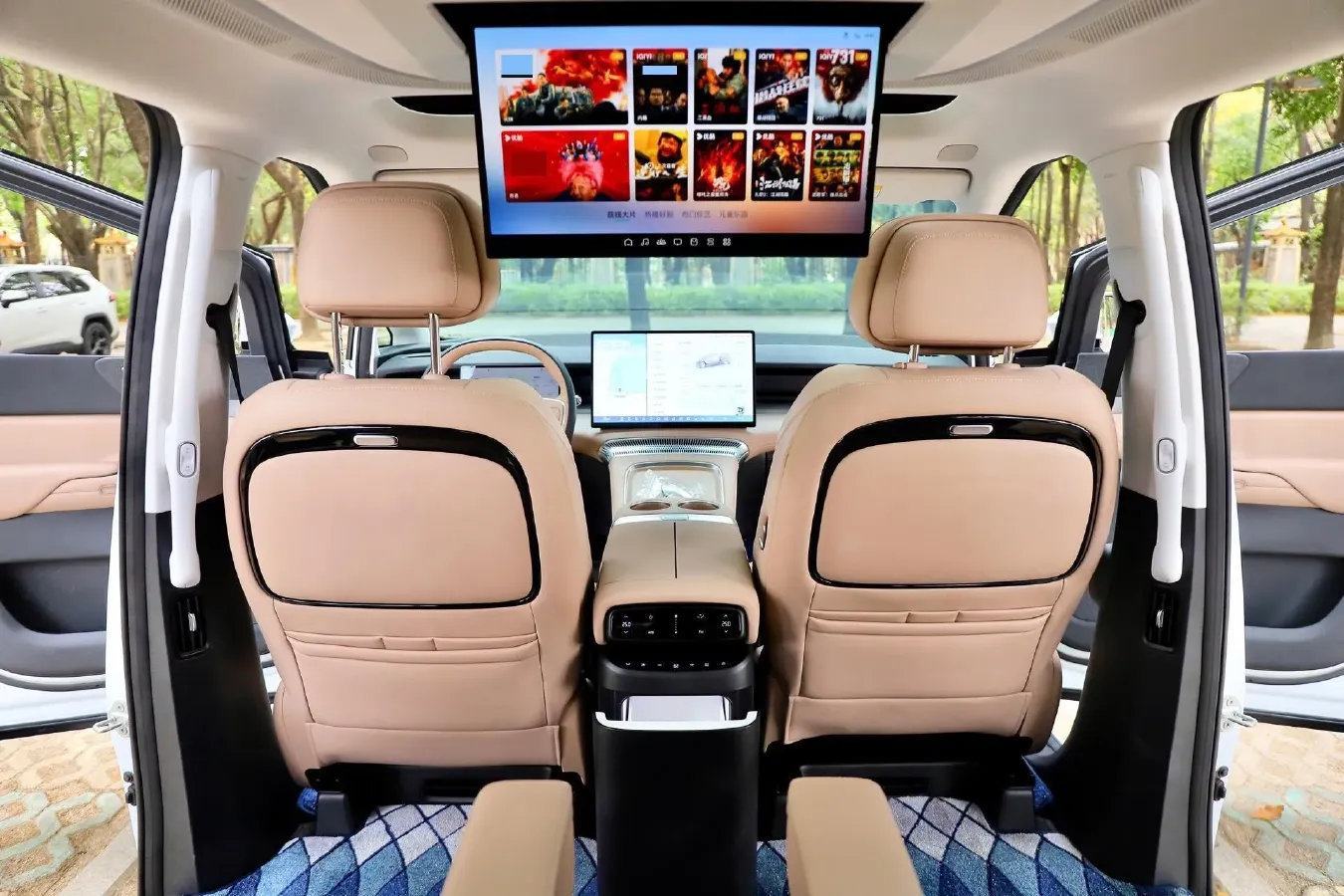 2024 Xpeng X9 BEV 101.5KWH,autocango,china used car exporter,china ev exporter,chinese used car exporter,chinese used ev exporter