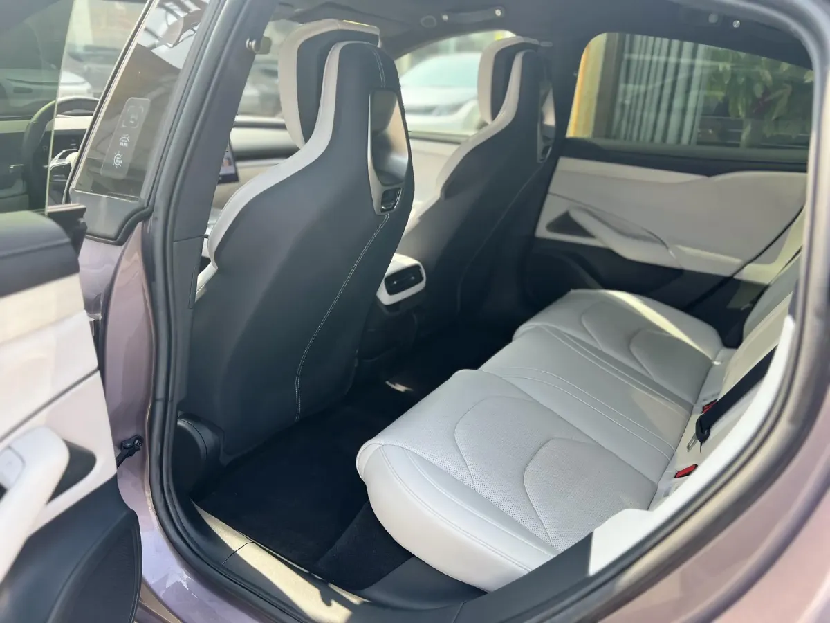 2024 MI SU7 BEV 101KWH,autocango,china used car exporter,china ev exporter,chinese used car exporter,chinese used ev exporter