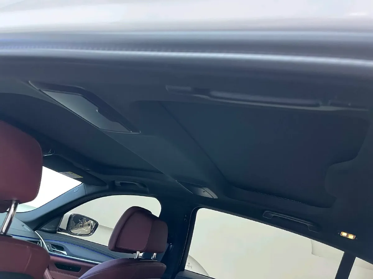 2023 BMW 5 Series 2.0T 245HP L4 8AT,autocango,china used car exporter,china ev exporter,chinese used car exporter,chinese used ev exporter