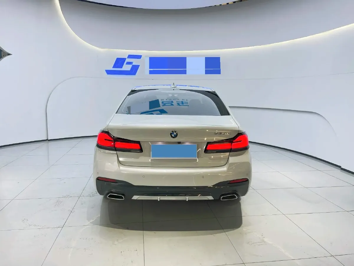 2023 BMW 5 Series 2.0T 245HP L4 8AT,autocango,china used car exporter,china ev exporter,chinese used car exporter,chinese used ev exporter