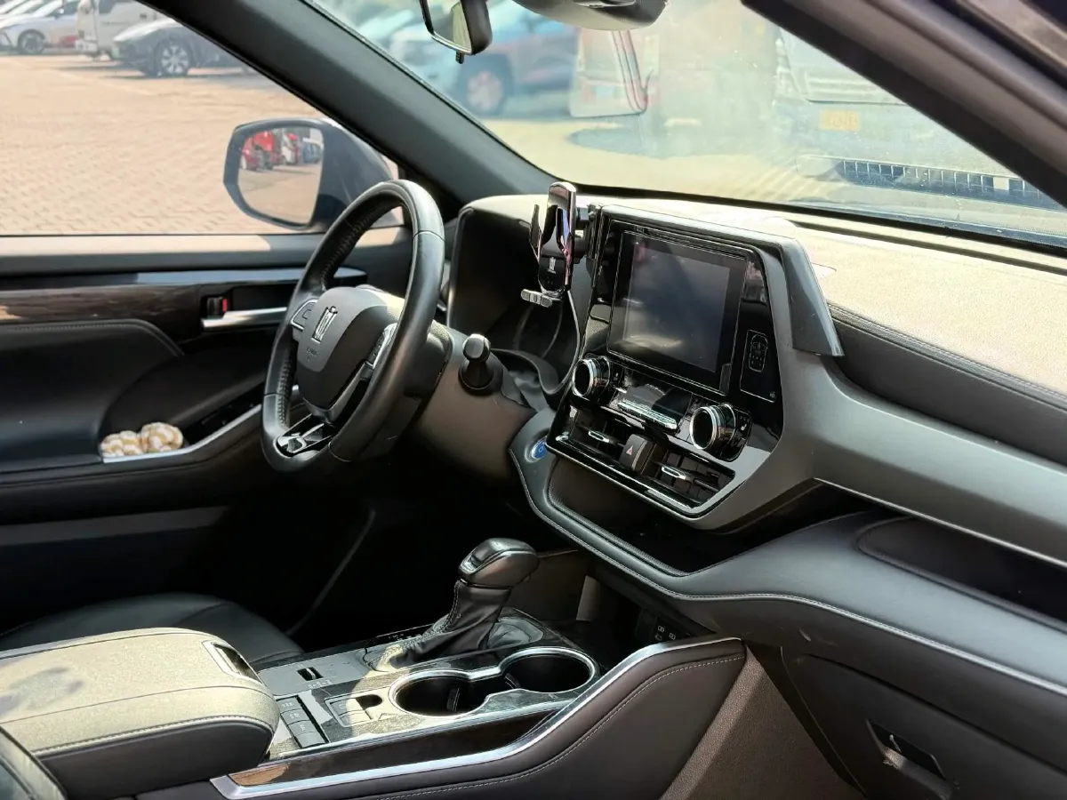 2022 Toyota Crown Kluger 2.5L 192HP L4 E-CVT Hybrid,autocango,china used car exporter,china ev exporter,chinese used car exporter,chinese used ev exporter