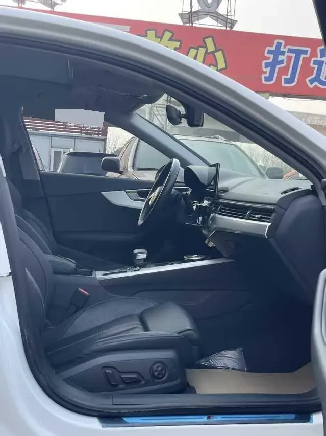 2022 Audi A4L 2.0T 190HP L4 7DCT,autocango,china used car exporter,china ev exporter,chinese used car exporter,chinese used ev exporter
