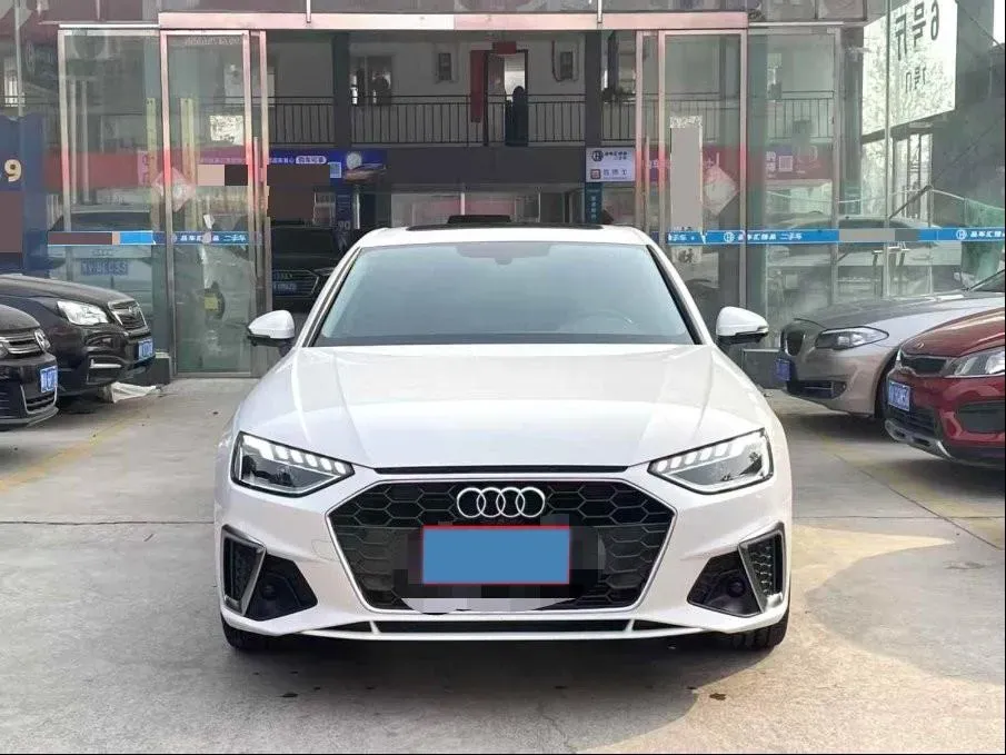 2022 Audi A4L 2.0T 190HP L4 7DCT,autocango,china used car exporter,china ev exporter,chinese used car exporter,chinese used ev exporter