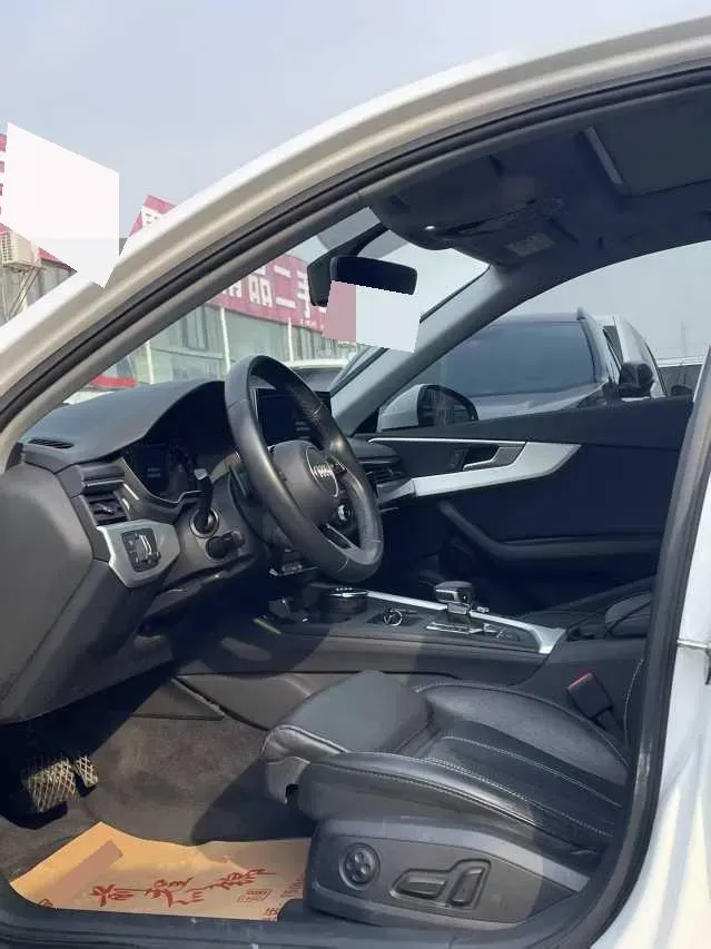 2022 Audi A4L 2.0T 190HP L4 7DCT,autocango,china used car exporter,china ev exporter,chinese used car exporter,chinese used ev exporter