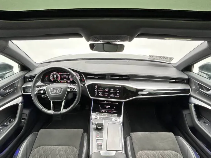 2022 Audi A6L 2.0T 224HP L4 7DCT,autocango,china used car exporter,china ev exporter,chinese used car exporter,chinese used ev exporter