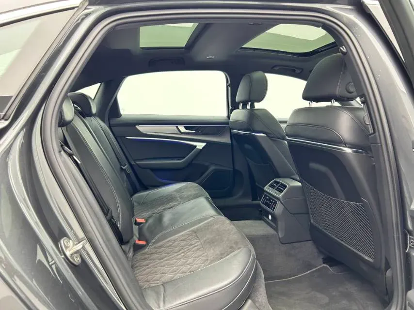 2022 Audi A6L 2.0T 224HP L4 7DCT,autocango,china used car exporter,china ev exporter,chinese used car exporter,chinese used ev exporter