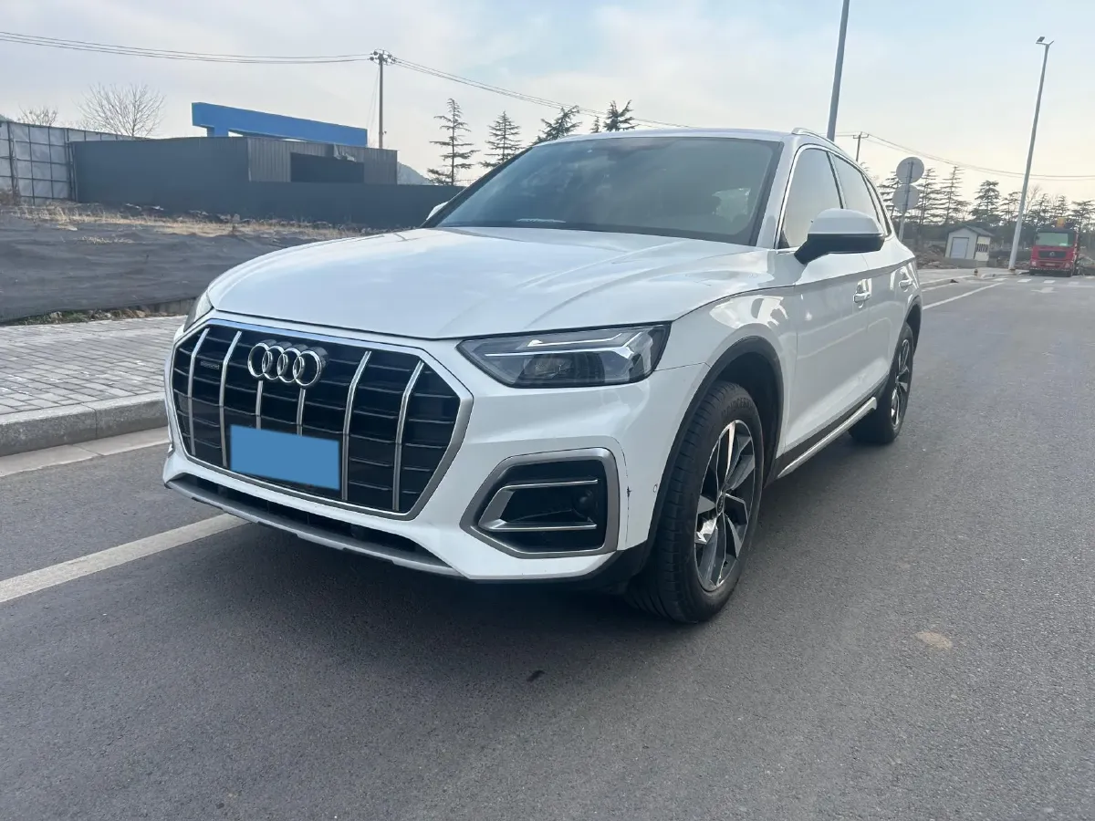2022 Audi Q5L 2.0T 190HP L4 7DCT,autocango,china used car exporter,china ev exporter,chinese used car exporter,chinese used ev exporter