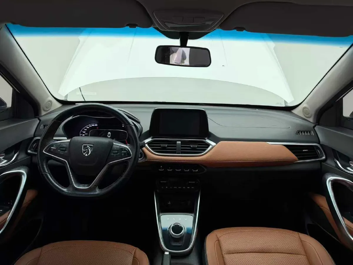 2017 HaiMa S5 Young Edition 1.6L 122HP L4 5MT,autocango,china used car exporter,china ev exporter,chinese used car exporter,chinese used ev exporter