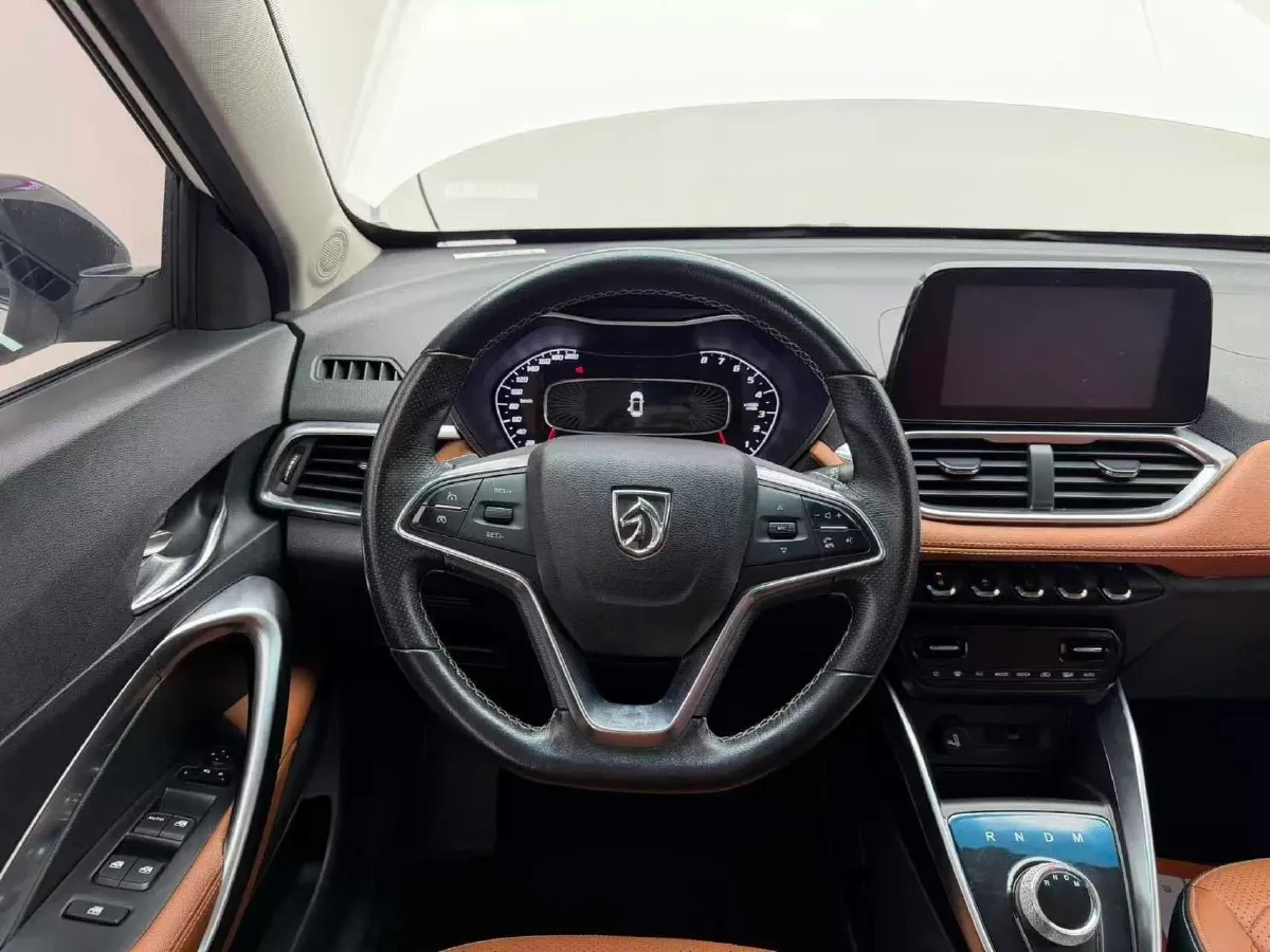 2017 HaiMa S5 Young Edition 1.6L 122HP L4 5MT,autocango,china used car exporter,china ev exporter,chinese used car exporter,chinese used ev exporter