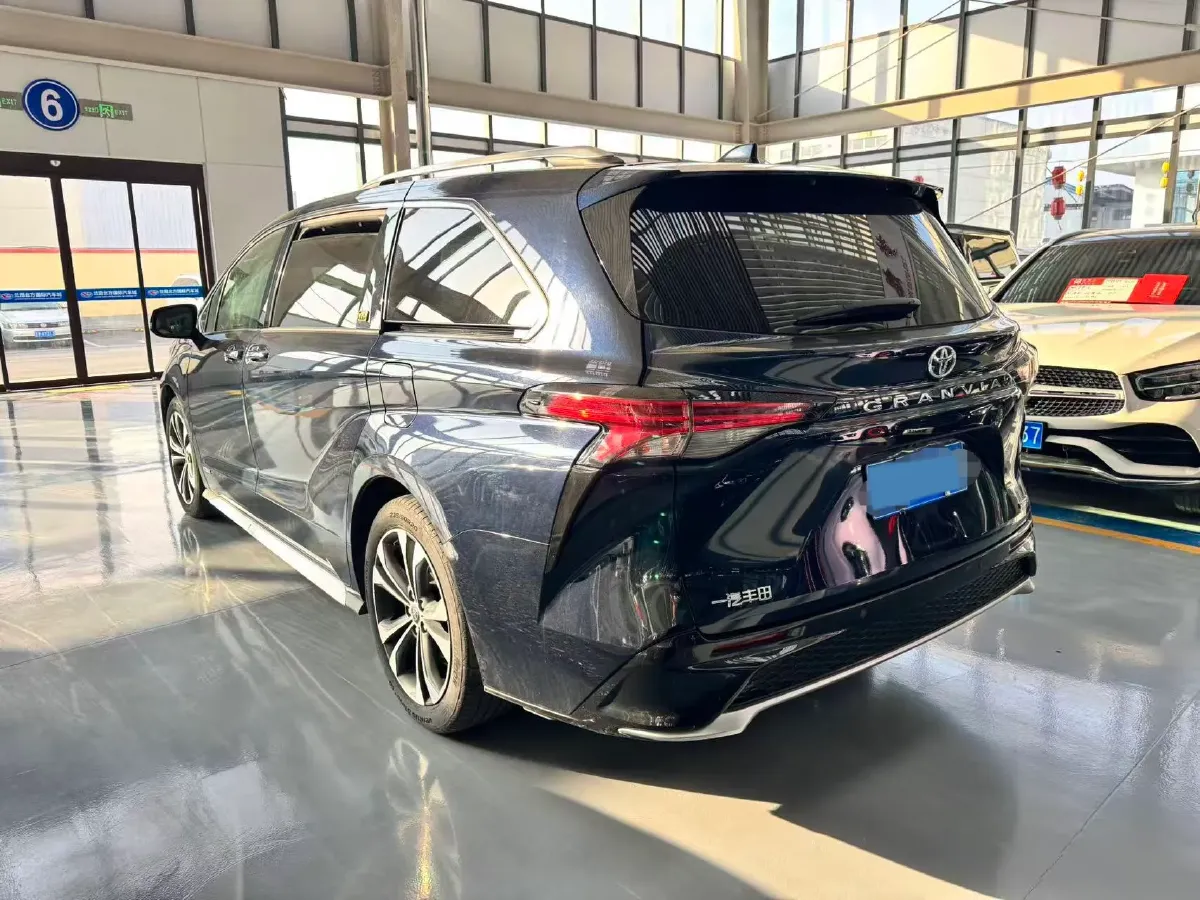 2023 Toyota Granvia 2.5L 189HP L4 E-CVT Hybrid,autocango,china used car exporter,china ev exporter,chinese used car exporter,chinese used ev exporter