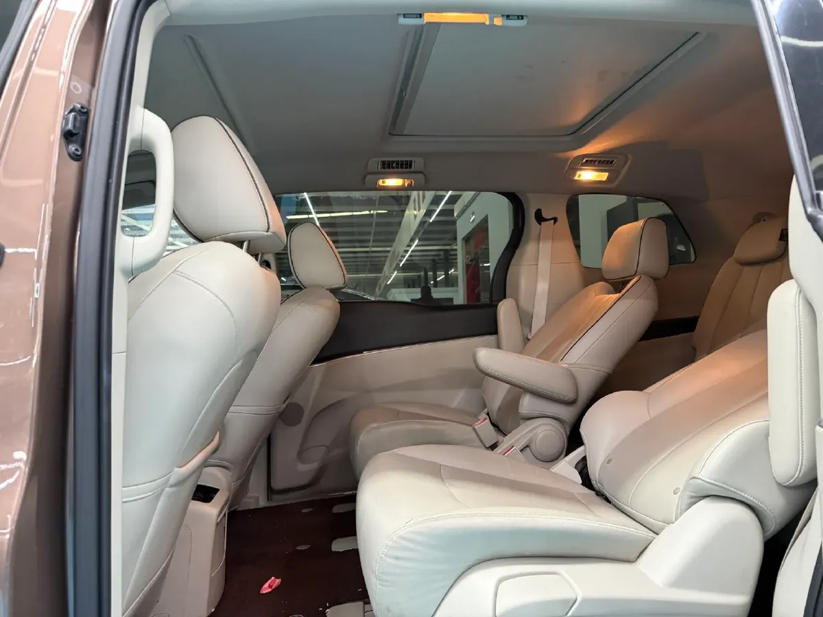 2021 Buick GL8 2.0T 237HP L4 9AT,autocango,china used car exporter,china ev exporter,chinese used car exporter,chinese used ev exporter