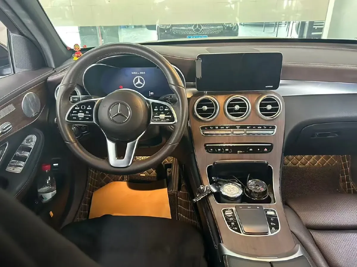 2021 Mercedes-Benz GLC Class 2.0T 258HP L4 9AT,autocango,china used car exporter,china ev exporter,chinese used car exporter,chinese used ev exporter
