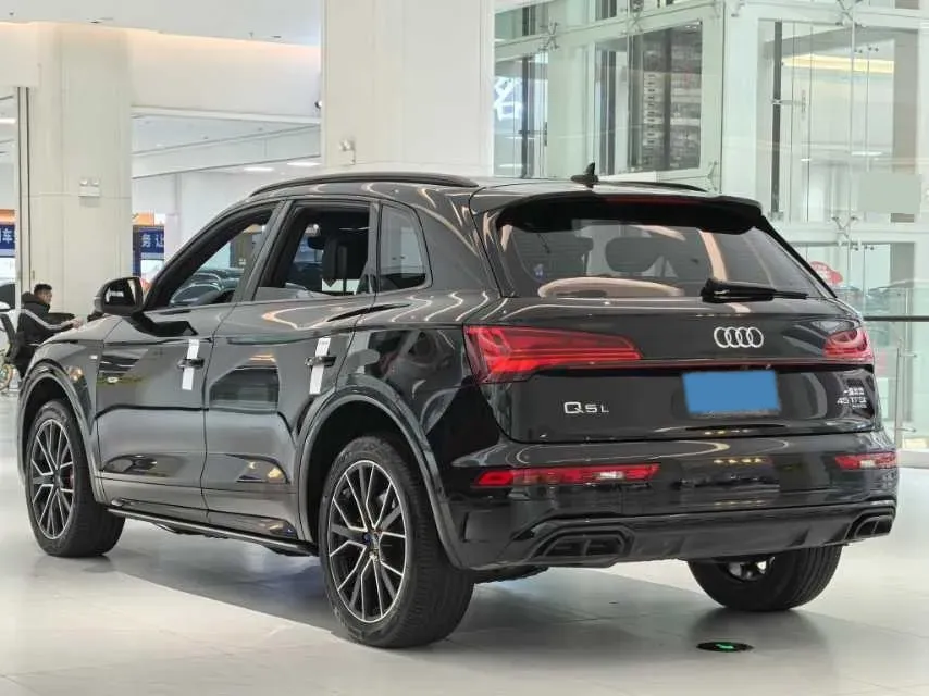 2024 Audi Q5L 2.0T 245HP L4 7DCT,autocango,china used car exporter,china ev exporter,chinese used car exporter,chinese used ev exporter