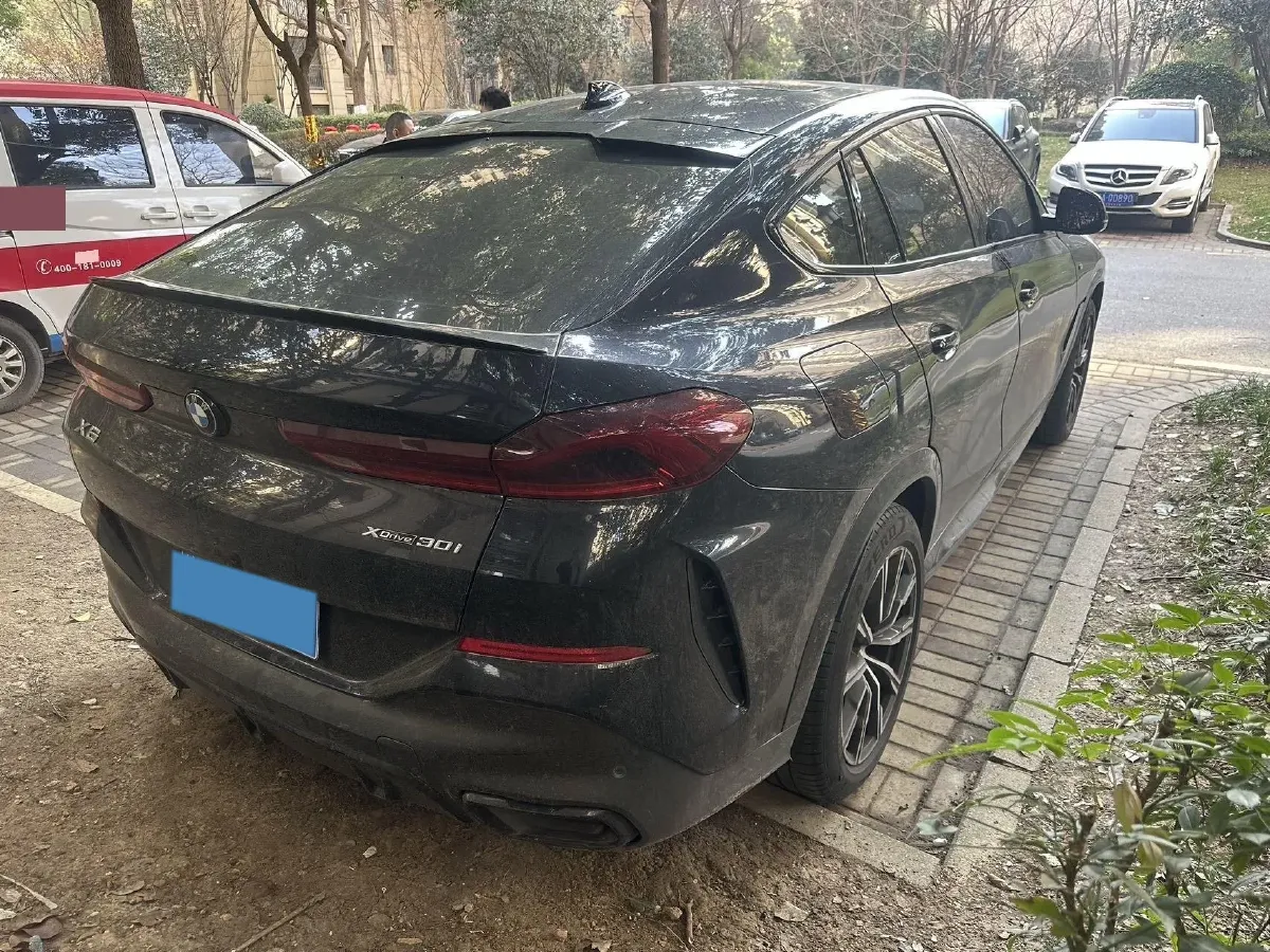 2022 BMW X6 2.0T 265HP L4 8AT,autocango,china used car exporter,china ev exporter,chinese used car exporter,chinese used ev exporter
