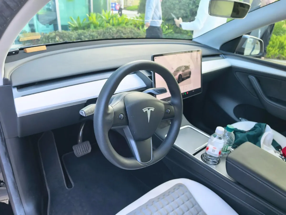 2022 Tesla Model Y BEV 60KWH,autocango,china used car exporter,china ev exporter,chinese used car exporter,chinese used ev exporter